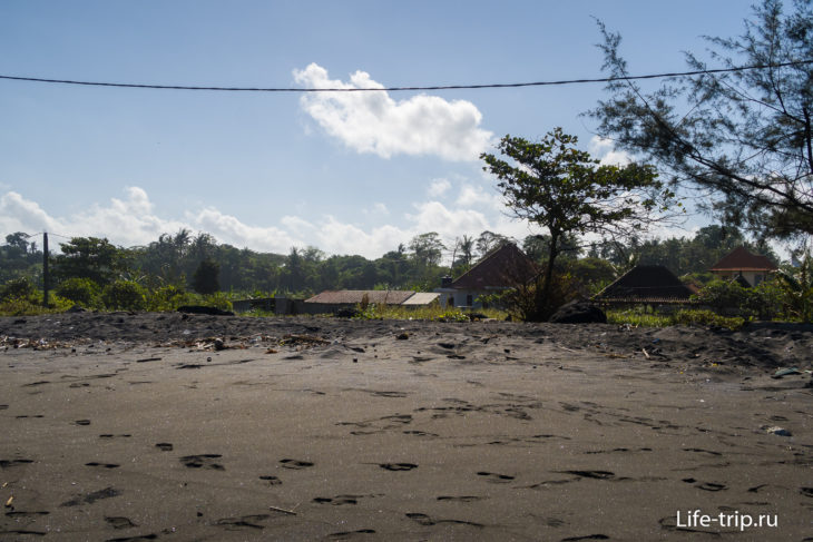 Пляж Керамас (Keramas Beach Bali) - черный бриллиант Бали